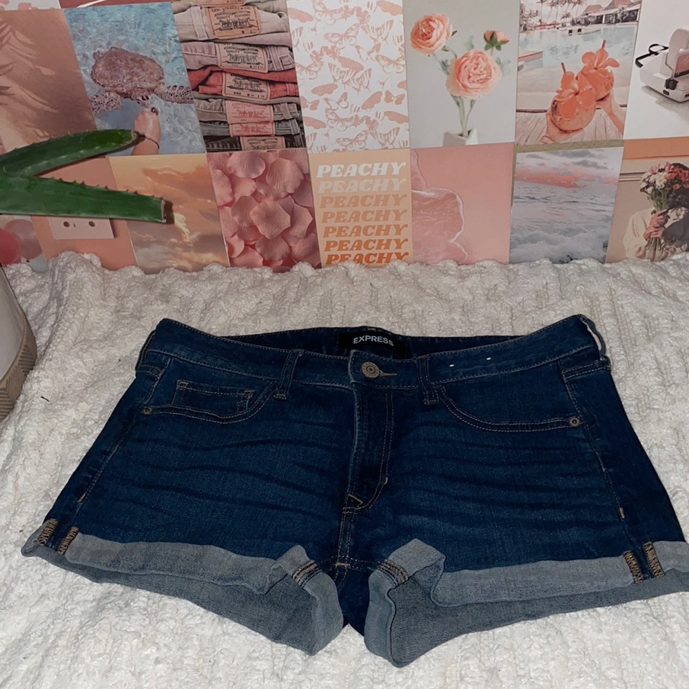 COPY - Super cute jean shorts from Express😉